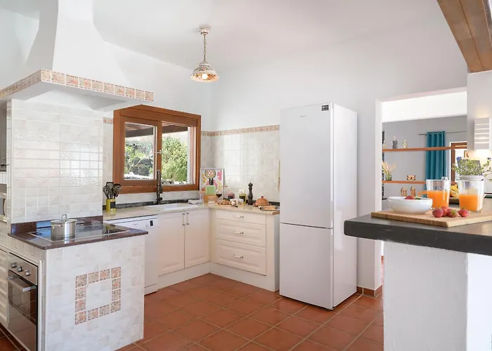 House Casa Mariposa In *